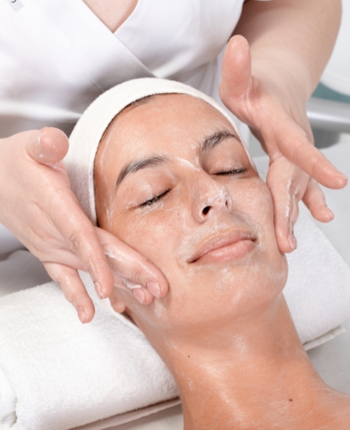 3D Nails And Spa in Phoenix, AZ 85051 Facials